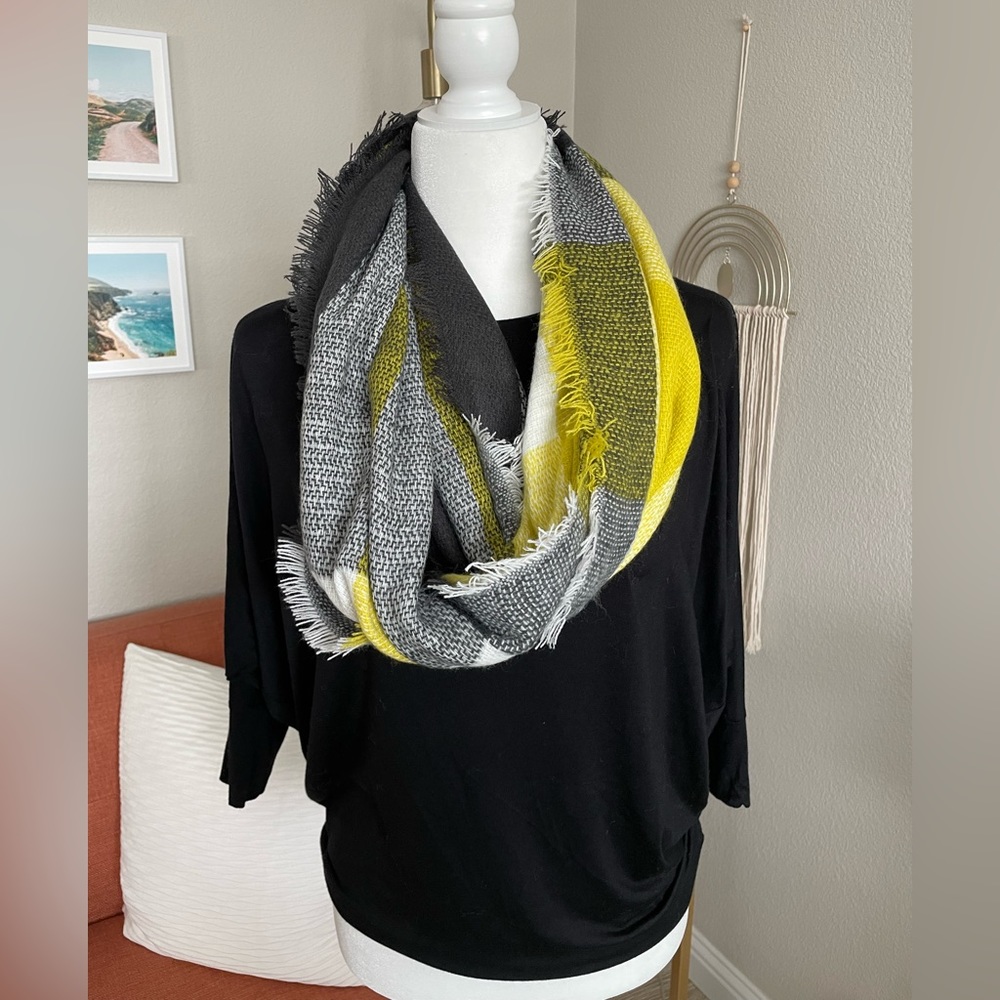 Yellow, gray, and black infinity scarf